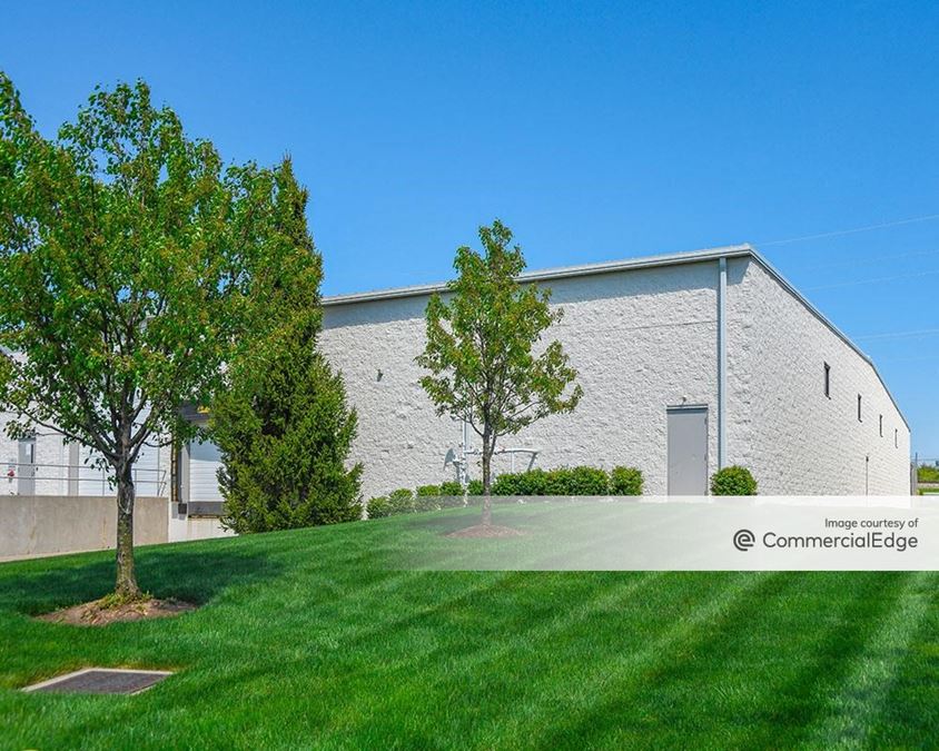 2188 Winners Circle, Dayton, OH Industrial Building