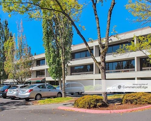 Lloyd Corporate Plaza