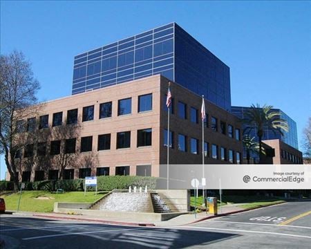 Office space for Rent at 6425 Christie Avenue in Emeryville