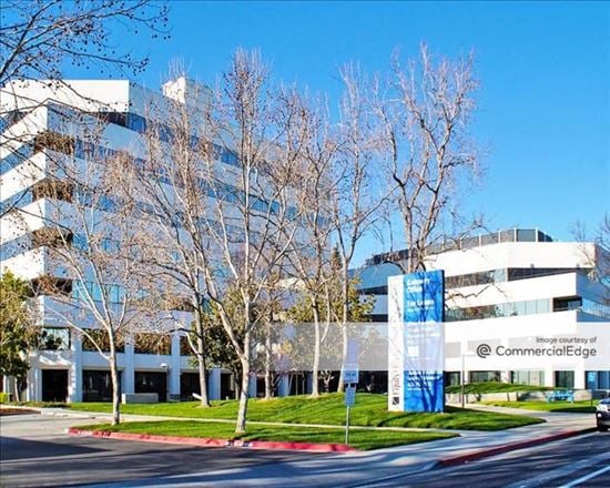 Airport Place - 2001 Gateway Place