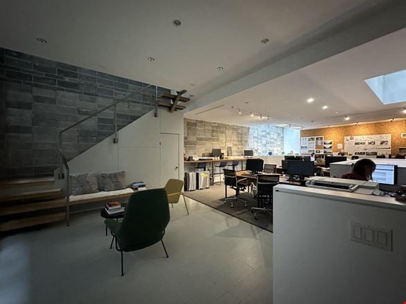 33 Bond St