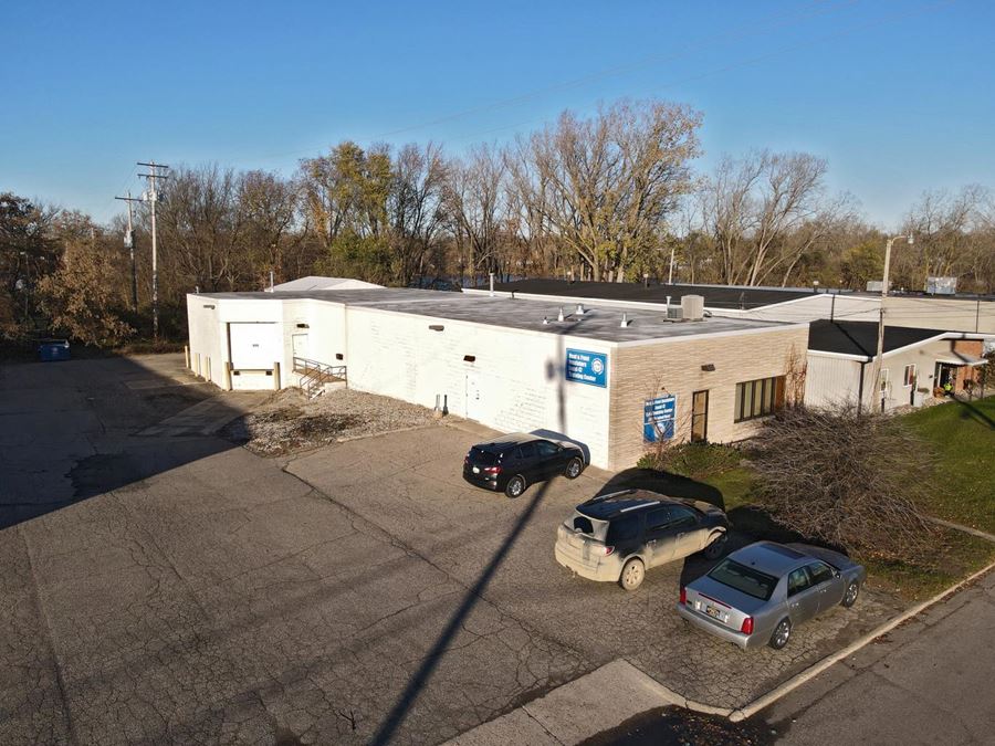 906 Terminal Rd