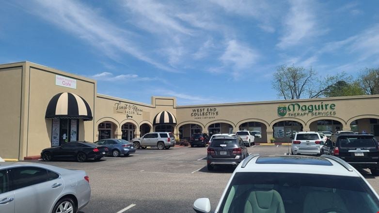 Le Pavilion Shopping Center