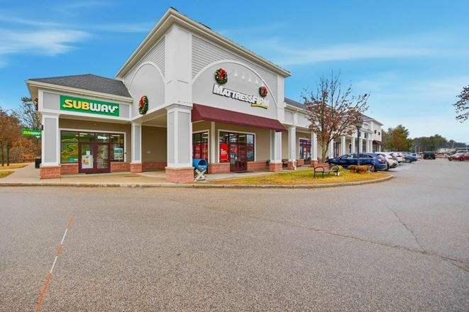 North Conway, NH - Saco Crossing Shopping Center
