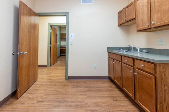 90 Professional Parkway  - Medical & Professional Offices