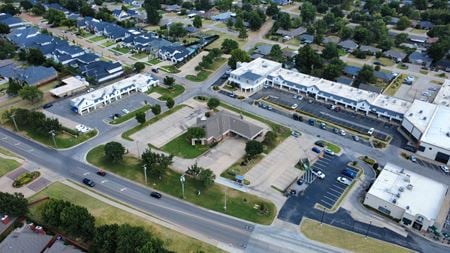Office space for Rent at 2802 West Country Club Drive in Oklahoma City