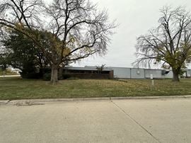 1506 W Luthy Dr