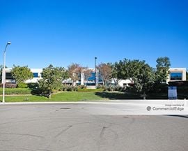 Greyhawk Business Center - Bldg. Q
