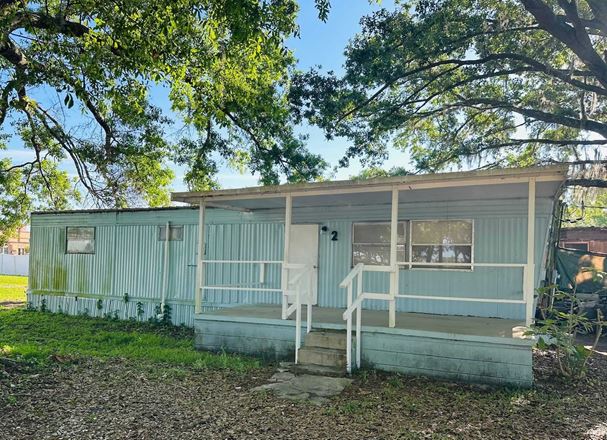 Multifamily Opportunity Lakeland - 10 Homes 2 Locations
