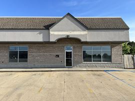 1,755 SF Restaurant / Retail Building For Lease in St Robert