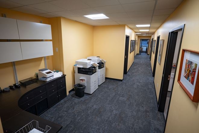 1225 Washington Pike Suite 301, Bridgeville, PA 15017