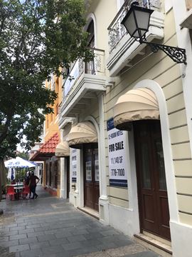 Old San Juan, Recinto Sur Street - Former 12-room Hotel - FOR SALE