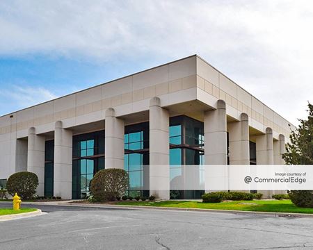 Industrial space for Rent at 140 North Mitchell Court in Addison