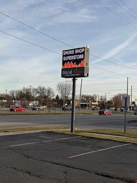 Retail space for Rent at 14750 Fort Street in Southgate
