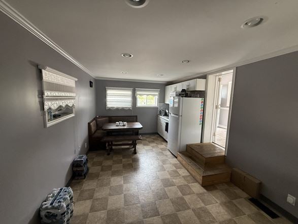 5848 Poe Ave