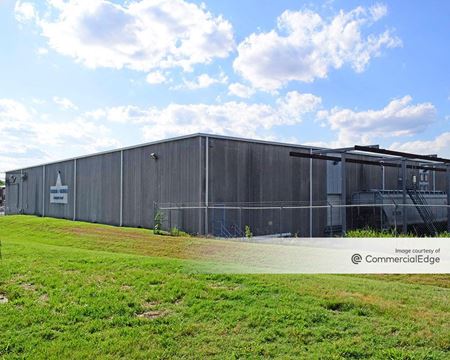Photo of commercial space at 140 International Blvd in La Vergne