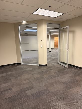 852 Fort Street (300)