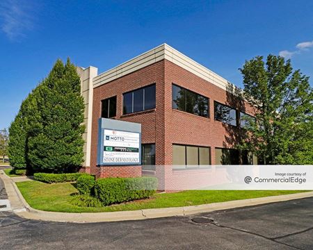 14460 Lakeside Circle - Sterling Heights