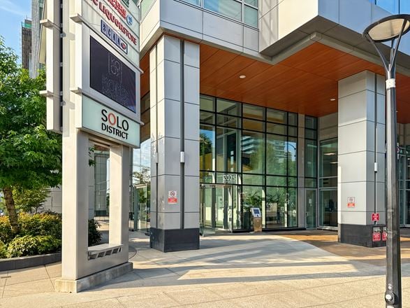 Regus - Burnaby - Solo District