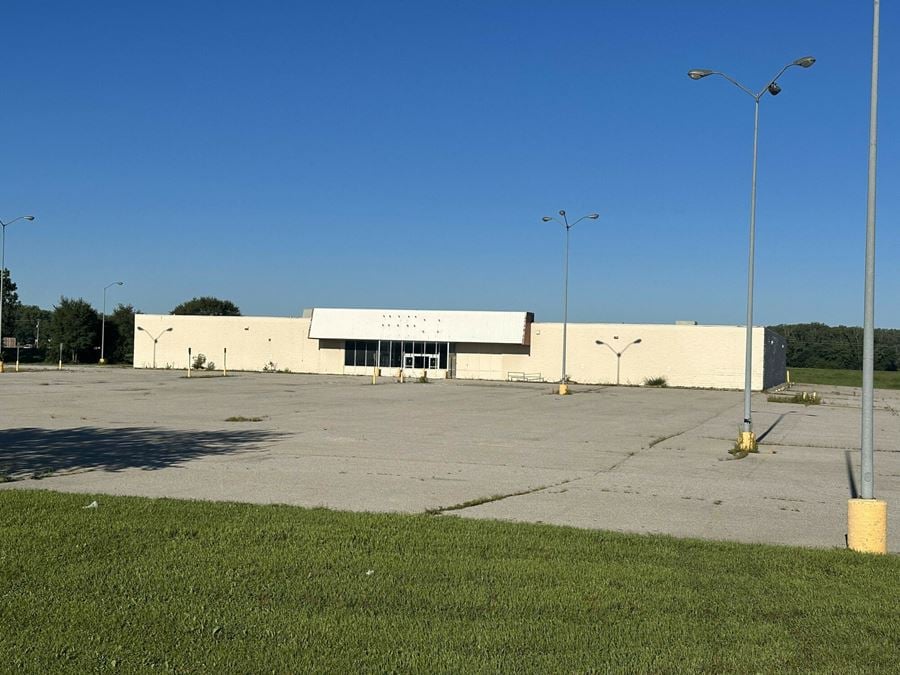 FORMER K-MART RED OAK IOWA