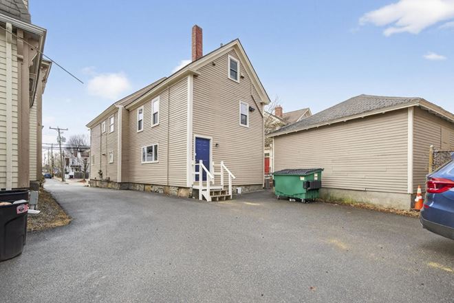 Flexible Use Building | Downtown Nashua | 2,500+/- Usable SF | DMU Zoning