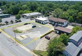1601 N Main St