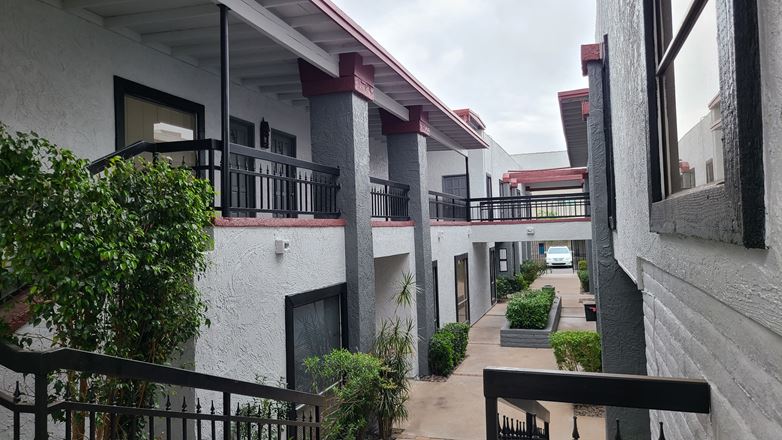 Plaza Executive Suites - at Biltmore