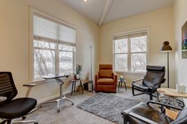 7102 LA Vista Pl #100