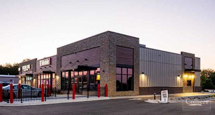 2,131 SF Retail | Restaurant Endcap
