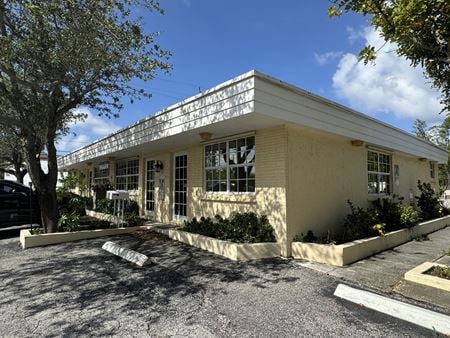 Photo of commercial space at 2450 NE 13th Avenue in Wilton Manors