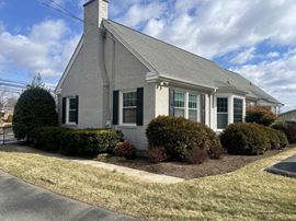 Freestanding Salem Office