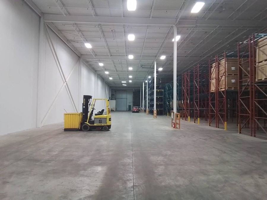 5k - 10.4k sqft shared industrial warehouse for rent in Brampton