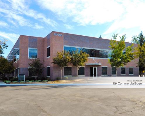 Crown Plaza - 2730 Gateway Oaks Drive