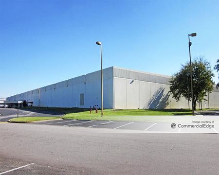 Industrial space for Rent at 2467 Premier Row in Orlando