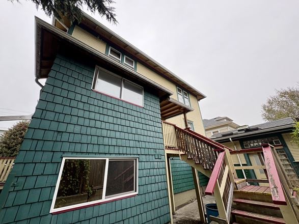 121 Menzies Street