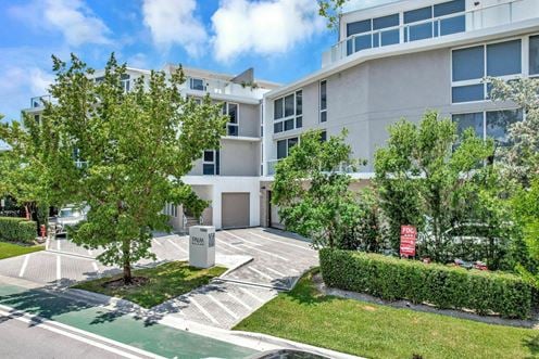 Palm Villas Townhome | Bay Harbour