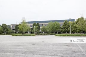 Kemper Lakes Business Center - Three Corporate Drive