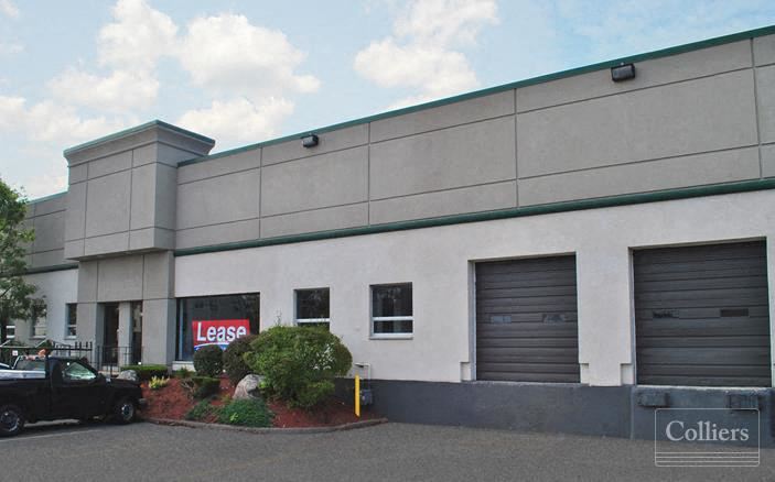 5,394 SF Office/Warehouse/Showroom Space for Sublease in Woburn