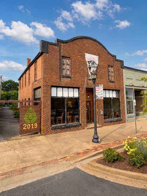 Downtown Woodruff Restaurant + Taproom