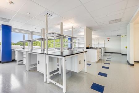 304      Space Photo Gallery 8