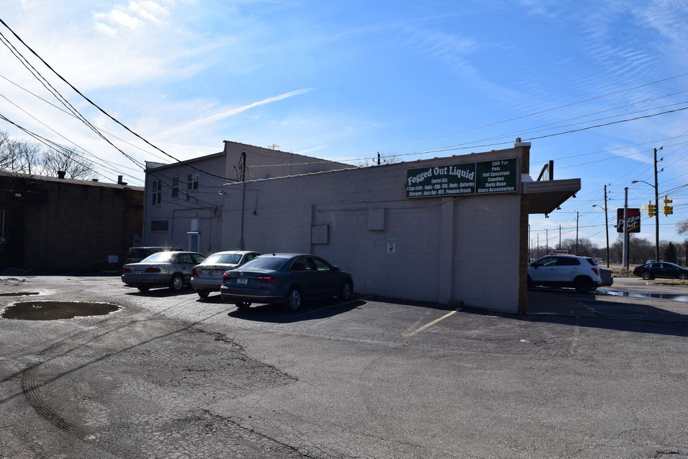 30153017 S Holt Road 30153017 S Holt Road Retail Building