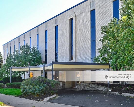 Cloverleaf Building 6