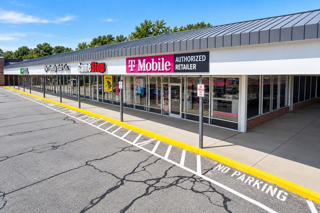 The Shoppes at Diamond HIll