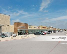The HEB Plus! Hutto Shopping Center