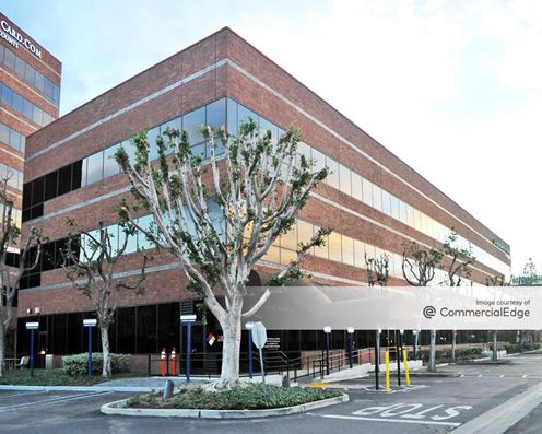 Orange Financial Center - 681