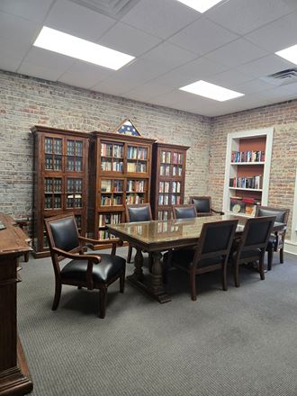 119 N Main St