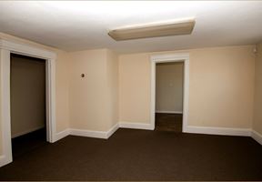 13 Glen Cove Road