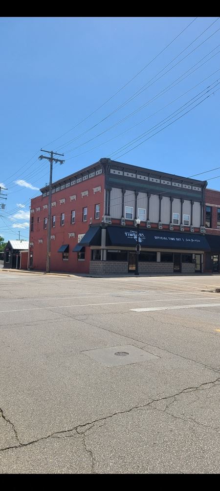 Retail space for Sale at 68 E Elm St in Canton