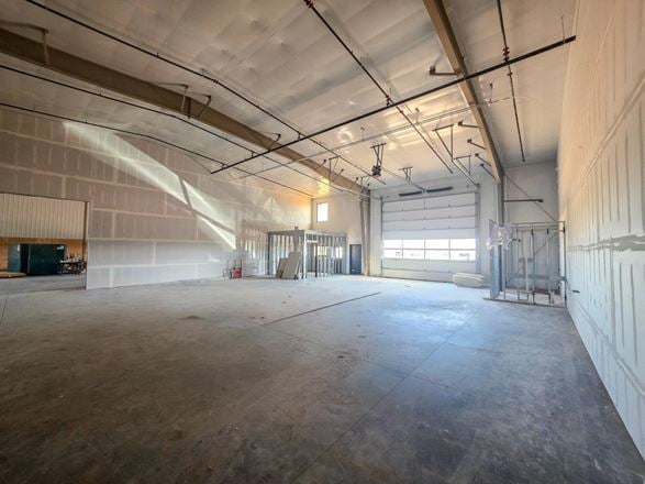 Industrial Warehouse Suites Near E Mall Dr