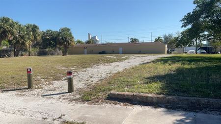 Photo of commercial space at 534 S 5th St in Fort Pierce